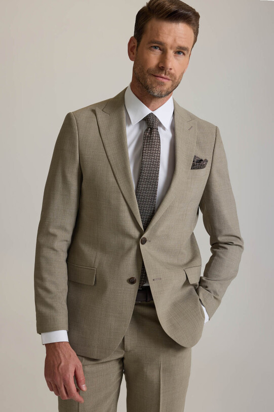 Erkek Bej Regular Fit Sivri Yaka %100 Yün Takım Elbise