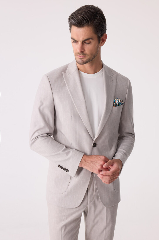 Erkek Bej Slim Fit Çizgili Torba Cep Jogger Pantolonlu Sivri Yaka Takım Elbise