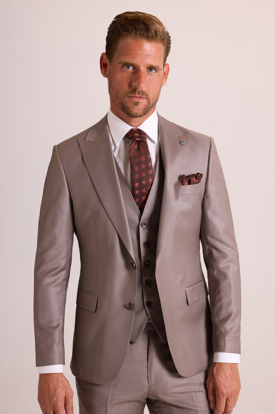 Erkek Bej Slim Fit Sivri Yaka Yelekli Takım Elbise