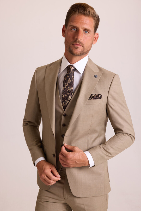 Erkek Bej Slim Fit Sivri Yaka Yelekli Takım Elbise