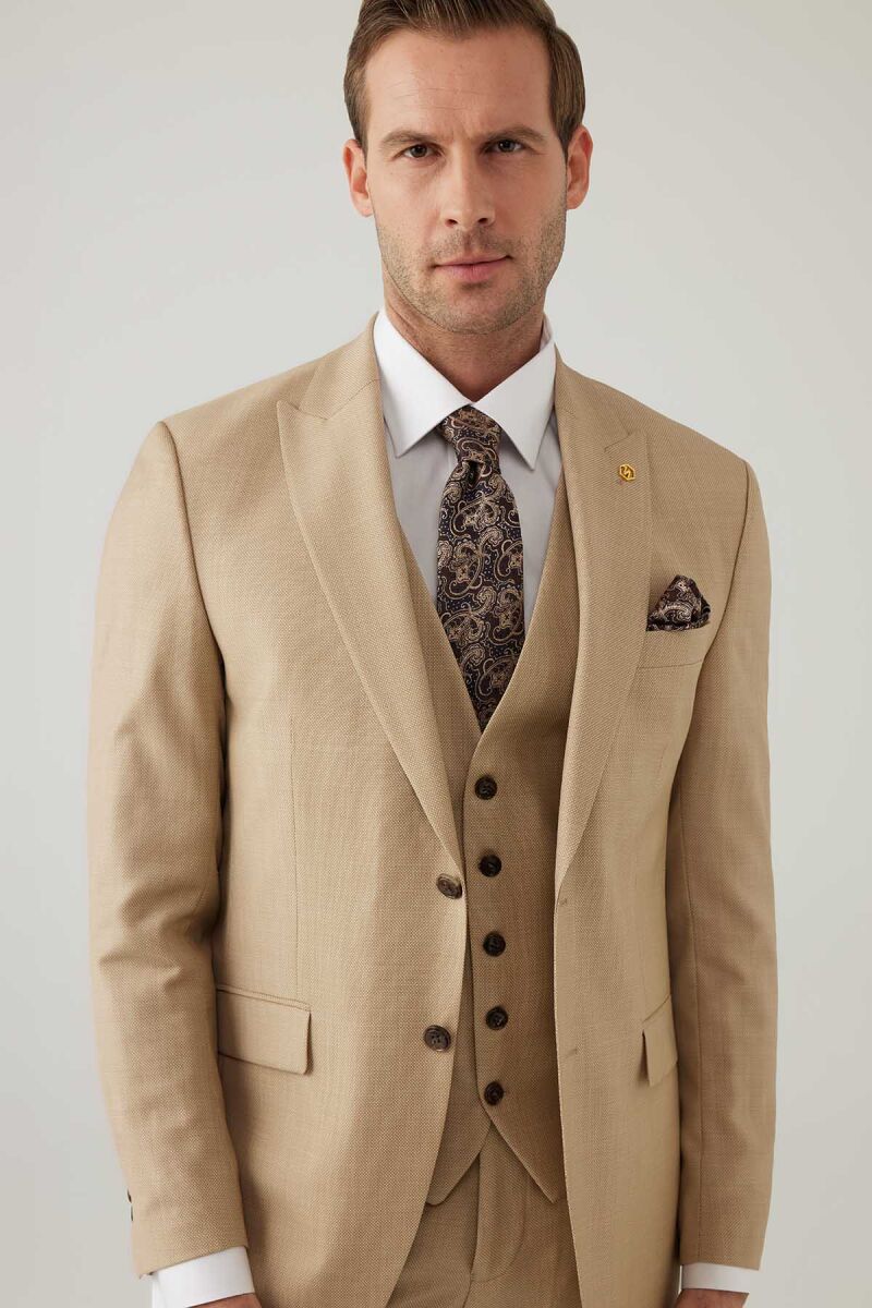 Erkek Bej Slim Fit Yelekli İtalyan Kumaş Sivri Yaka Takım Elbise - 3