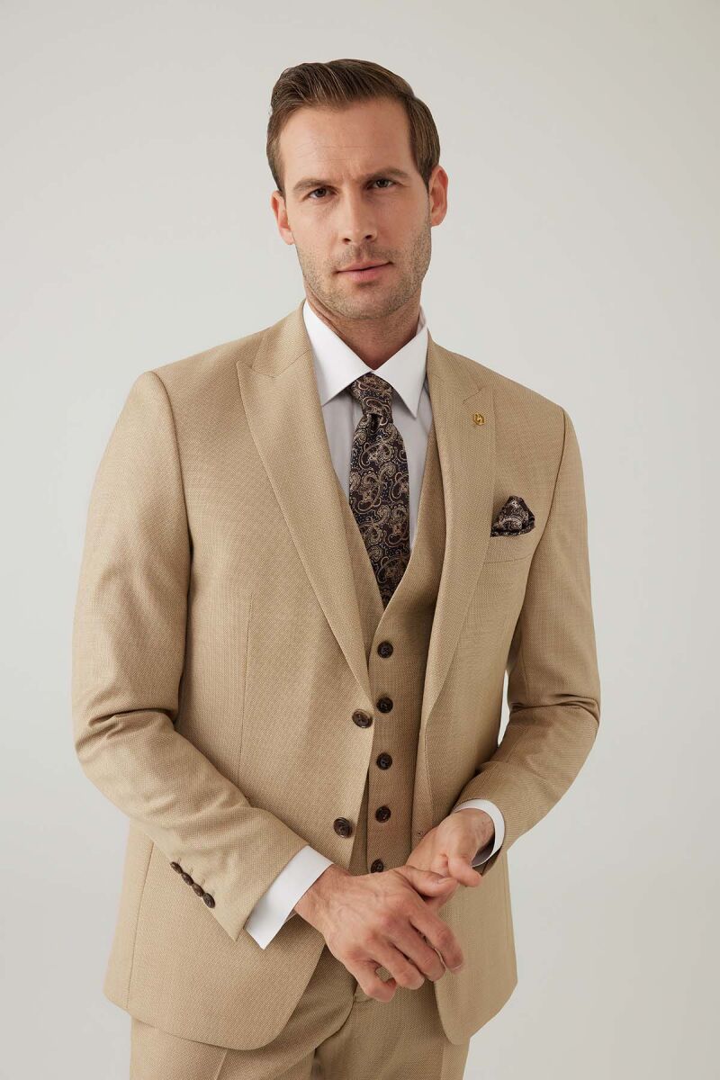 Erkek Bej Slim Fit Yelekli İtalyan Kumaş Sivri Yaka Takım Elbise - 5