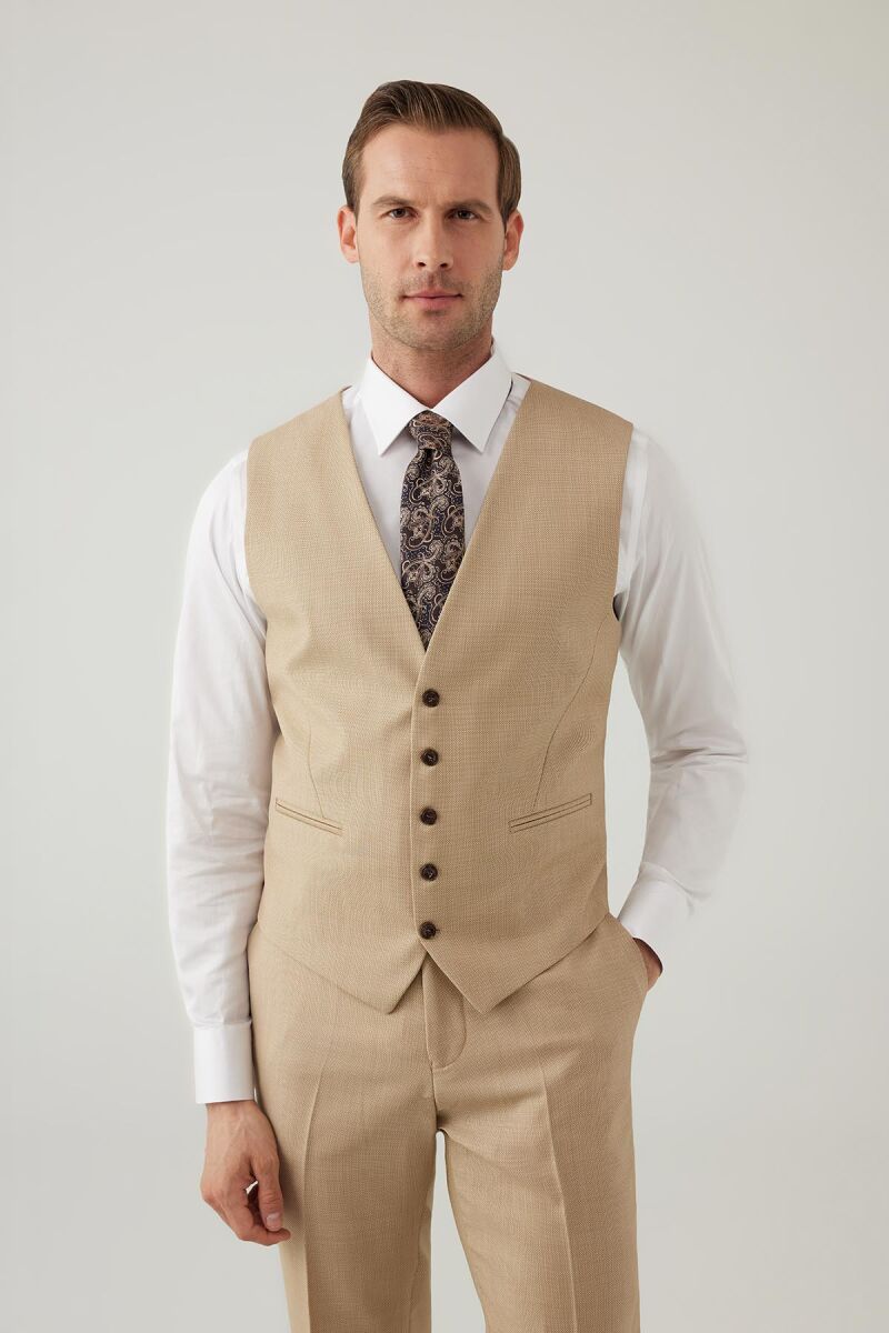 Erkek Bej Slim Fit Yelekli İtalyan Kumaş Sivri Yaka Takım Elbise - 7