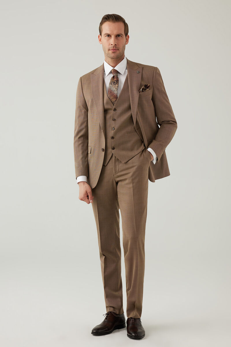 Erkek Bej Slim Fit Yelekli Sivri Yaka Takım Elbise - 4