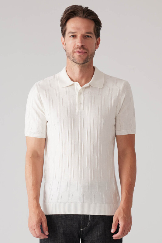 Erkek Beyaz Slim Fit Dokulu Örme Polo Yaka Tişört