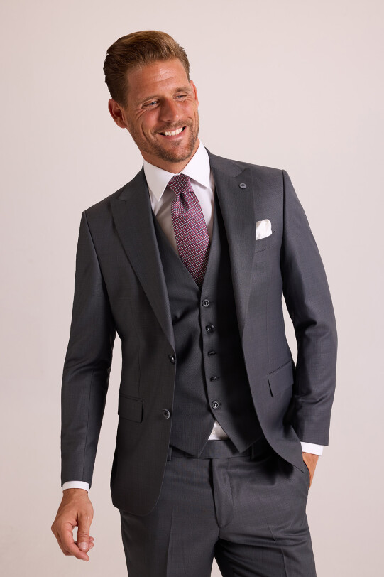 Erkek Gri Slim Fit Sivri Yaka Yelekli Takım Elbise