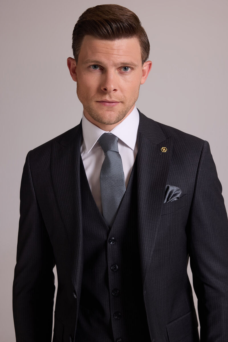 Erkek Gri Slim Fit Kırlangıç Yaka Yelekli Çizgili Yün Takım Elbise - 1