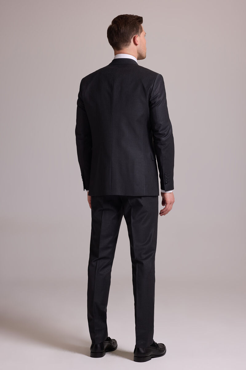Erkek Gri Slim Fit Kırlangıç Yaka Yelekli Çizgili Yün Takım Elbise - 12