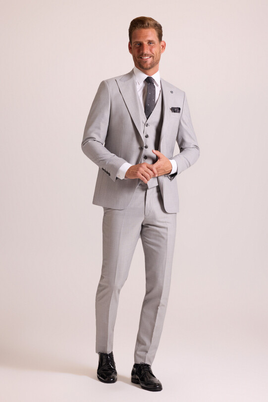 Erkek Gri Slim Fit Sivri Yaka Yelekli Takım Elbise
