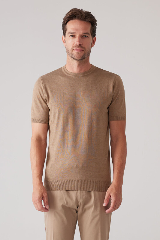 Erkek Koyu Bej Slim Fit Bisiklet Yaka Yazlık Triko Tişört