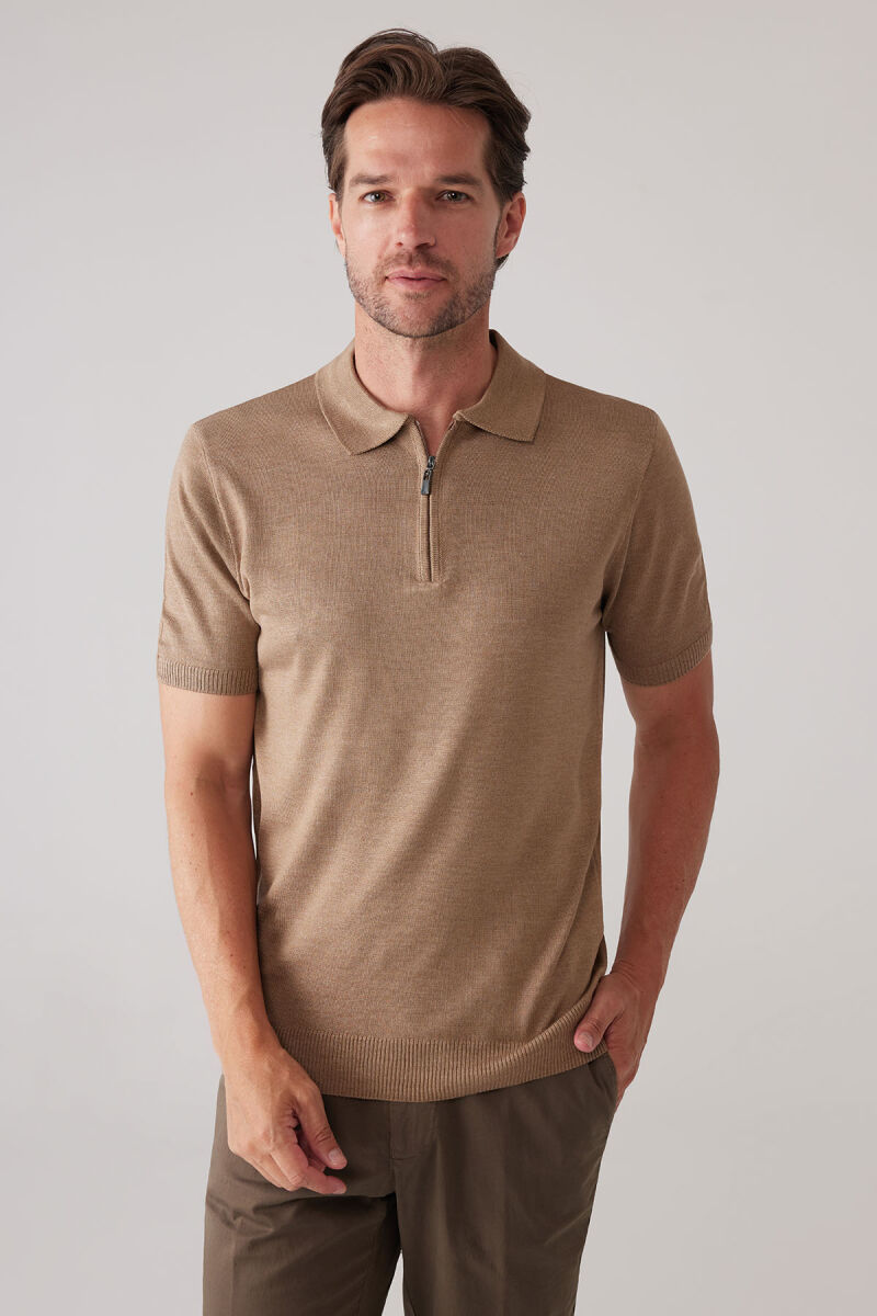 Erkek Koyu Bej Slim Fit Fermuar Detaylı Polo Yaka Triko Tişört - 1