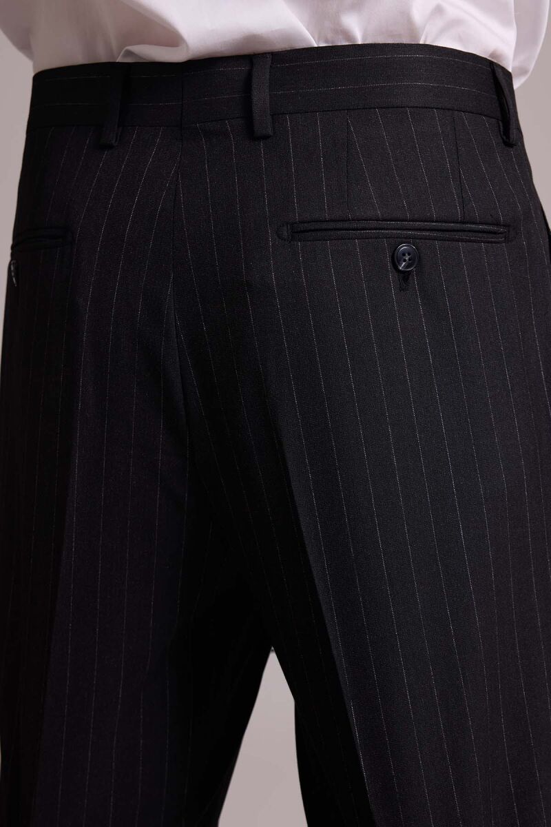 Erkek Koyu Gri Regular Fit Çift Yırtmaç Çizgili Takım Elbise - 11