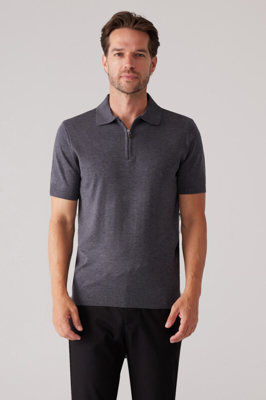 Erkek Koyu Gri Slim Fit Fermuar Detaylı Polo Yaka Triko Tişört