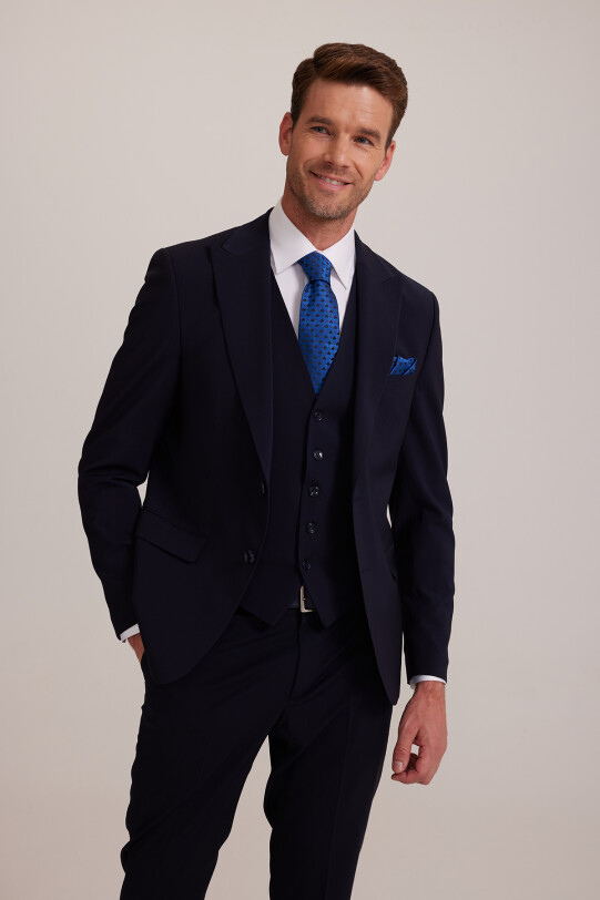 Erkek Koyu Lacivert Sivri Yaka Slim Fit Yelekli Takım Elbise