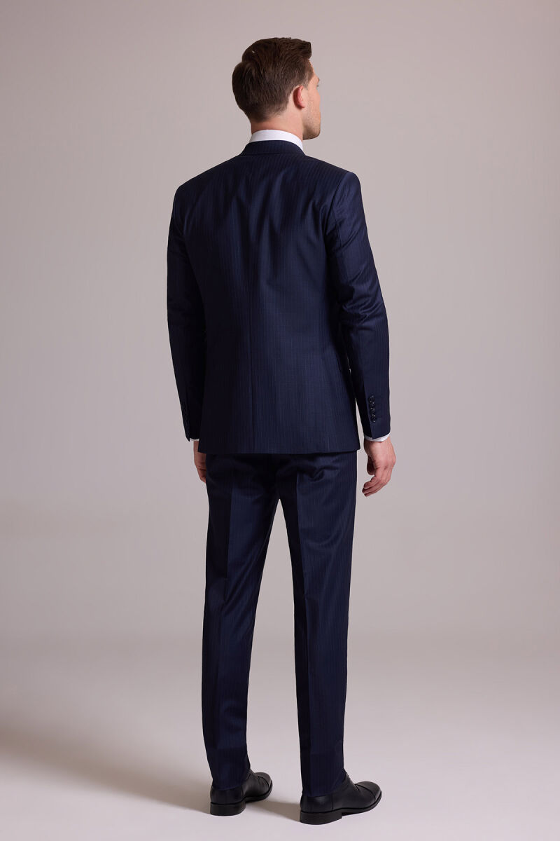 Erkek Lacivert Çizgili Slim Fit Yelekli Kırlangıç Yaka Takım Elbise - 12