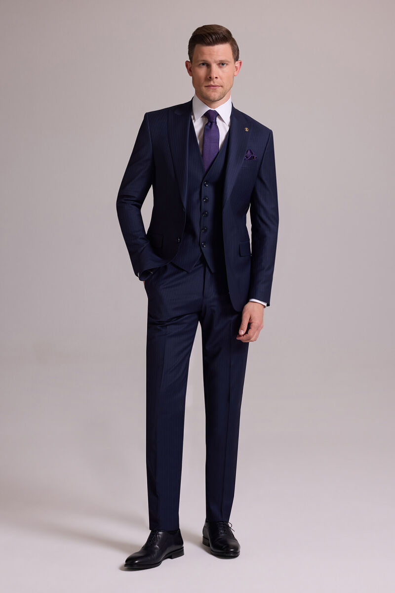 Erkek Lacivert Çizgili Slim Fit Yelekli Kırlangıç Yaka Takım Elbise - 4