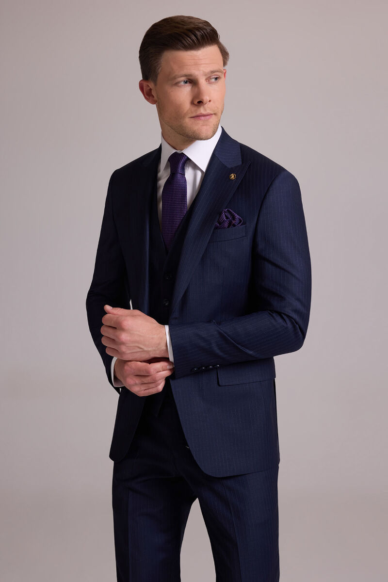 Erkek Lacivert Çizgili Slim Fit Yelekli Kırlangıç Yaka Takım Elbise - 5