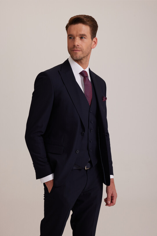 Erkek Lacivert Silim Fit Sivri Yaka Yelekli Takım Elbise