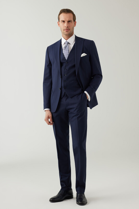 Erkek Lacivert Sivri Yaka Slim Fit Yelekli Takım Elbise