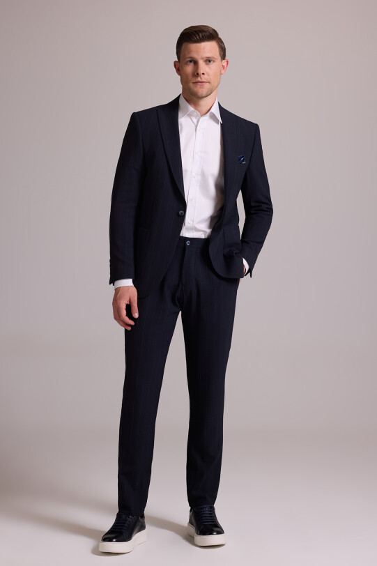 Erkek Lacivert Slim Fit Çizgili Tek Düğmeli Jogger Pantolonlu Takım Elbise