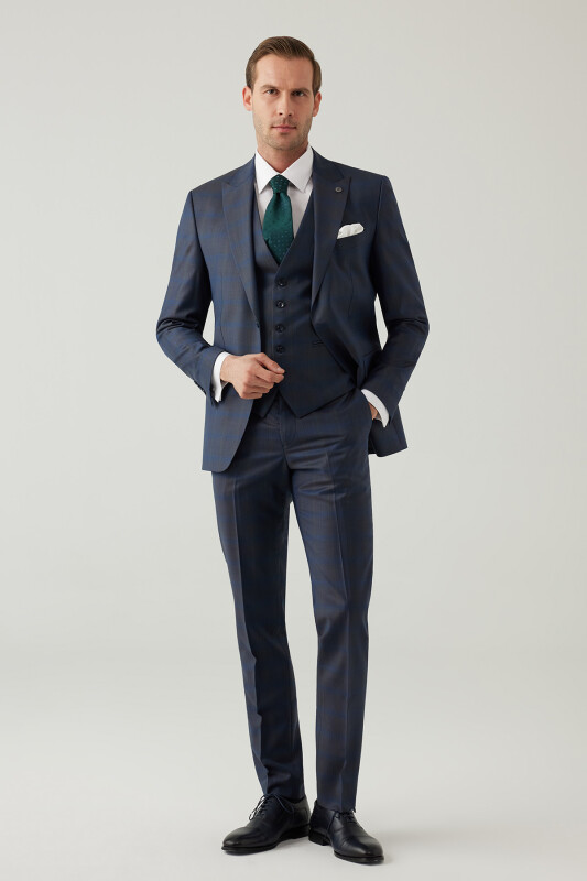 Erkek Lacivert Slim Fit Sivri Yaka Kareli Yelekli Takım Elbise