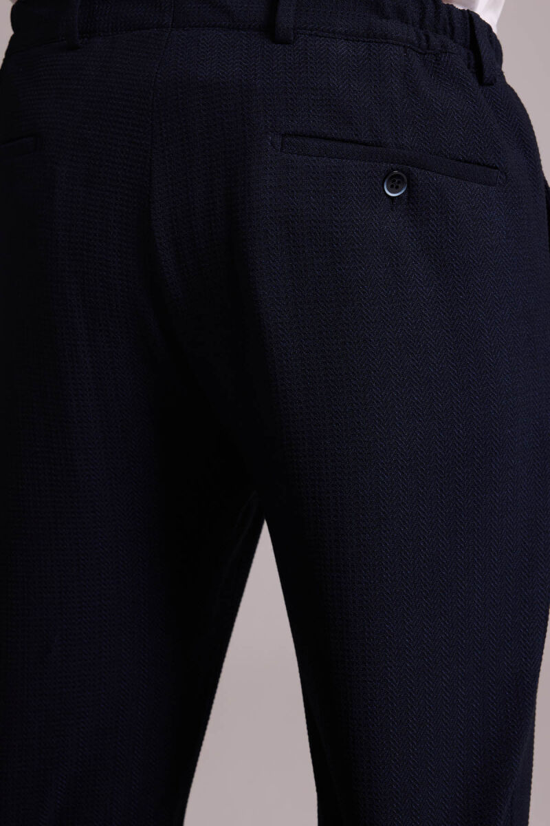 Erkek Lacivert Slim Fit Sivri Yaka Takım Elbise - 11