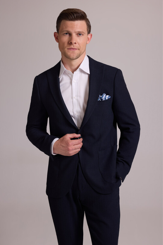 Erkek Lacivert Slim Fit Sivri Yaka Takım Elbise