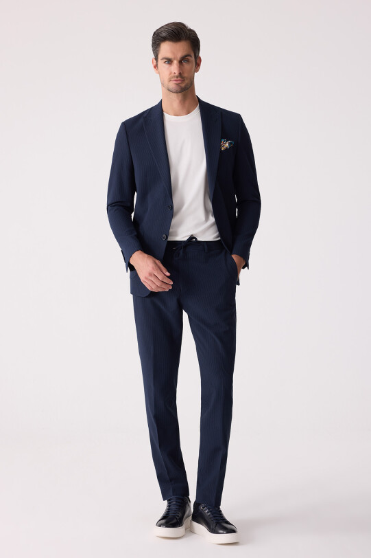 Erkek Lacivert Slim Fit Torba Cep Çizgili Jogger Pantolonlu Sivri Yaka Takım Elbise