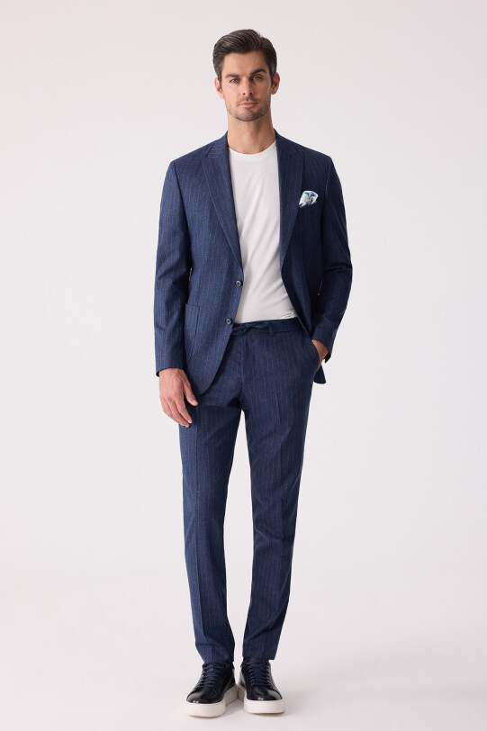 Erkek Mavi Slim Fit Çizgili Torba Cep Jogger Pantolonlu Sivri Yaka Takım Elbise