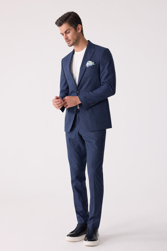 Erkek Mavi Slim Fit Çizgili Torba Cep Jogger Pantolonlu Sivri Yaka Takım Elbise