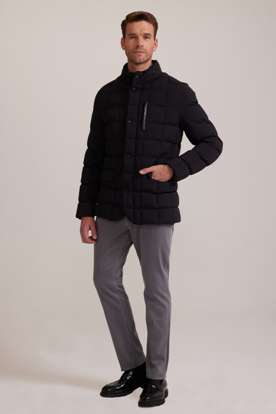 Erkek Siyah Regular Fit Hakim Yaka Gizli Kapüşonlu Kaban