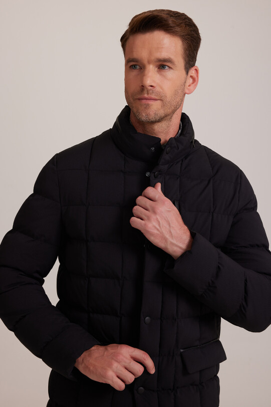 Erkek Siyah Regular Fit Hakim Yaka Gizli Kapüşonlu Kaban