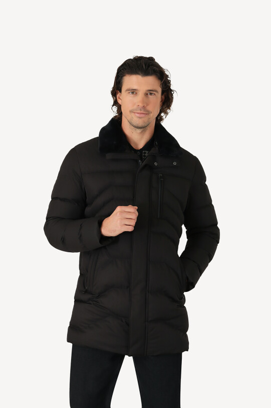 Erkek Siyah Regular Fit Yakası Kürklü Uzun Kaban