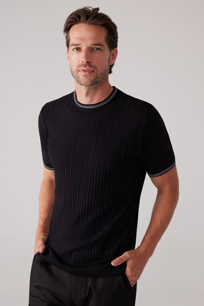 Erkek Siyah Slim Fit Bisiklet Yaka Çizgili Saç Örgü Kısa Kollu Tişört - 4