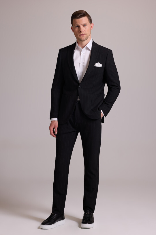 Erkek Siyah Slim Fit Çizgili Tek Düğmeli Jogger Pantolonlu Takım Elbise