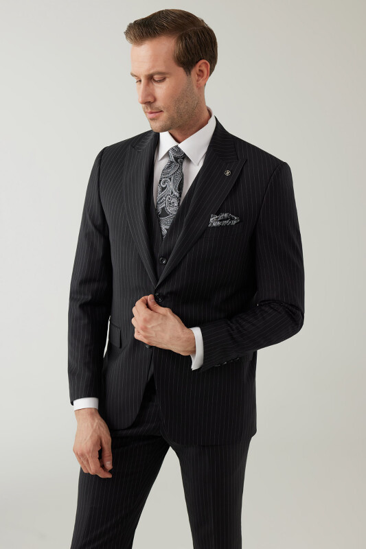 Erkek Siyah Slim Fit Sivri Yaka Yelekli %100 Yünlü Takım Elbise