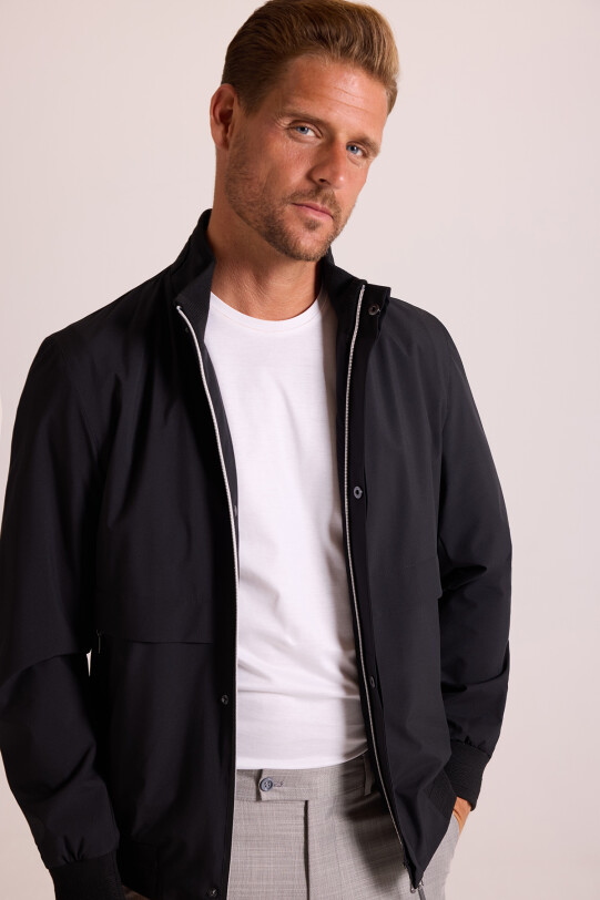 Erkek Siyah Yazlık Spor Mont